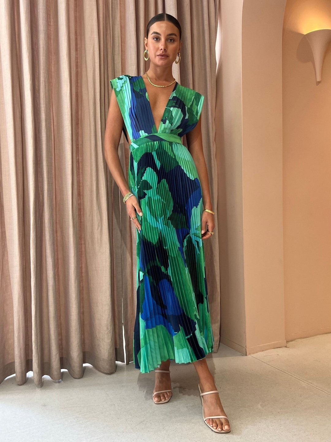 Green Plunge Neck Pleated Maxi Dress