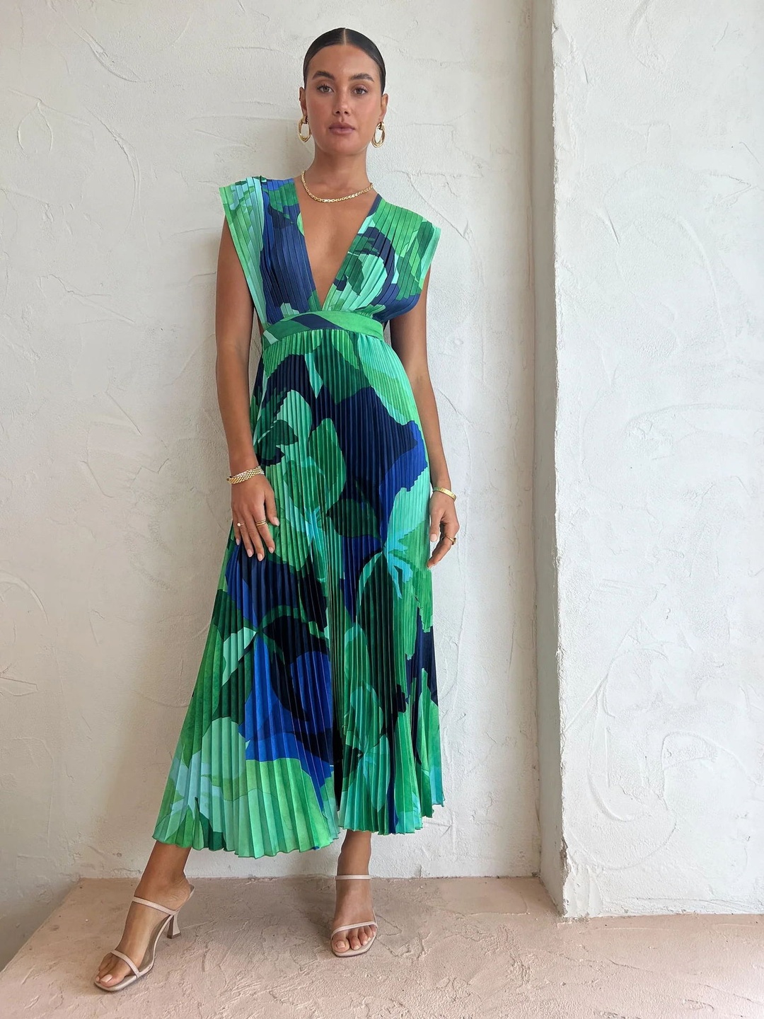 Green Plunge Neck Pleated Maxi Dress