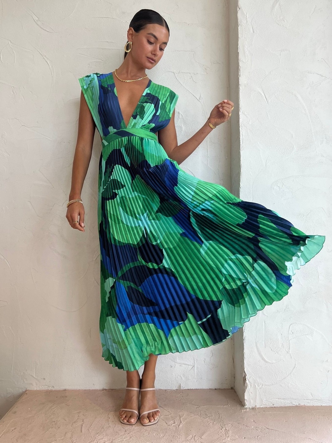 Green Plunge Neck Pleated Maxi Dress