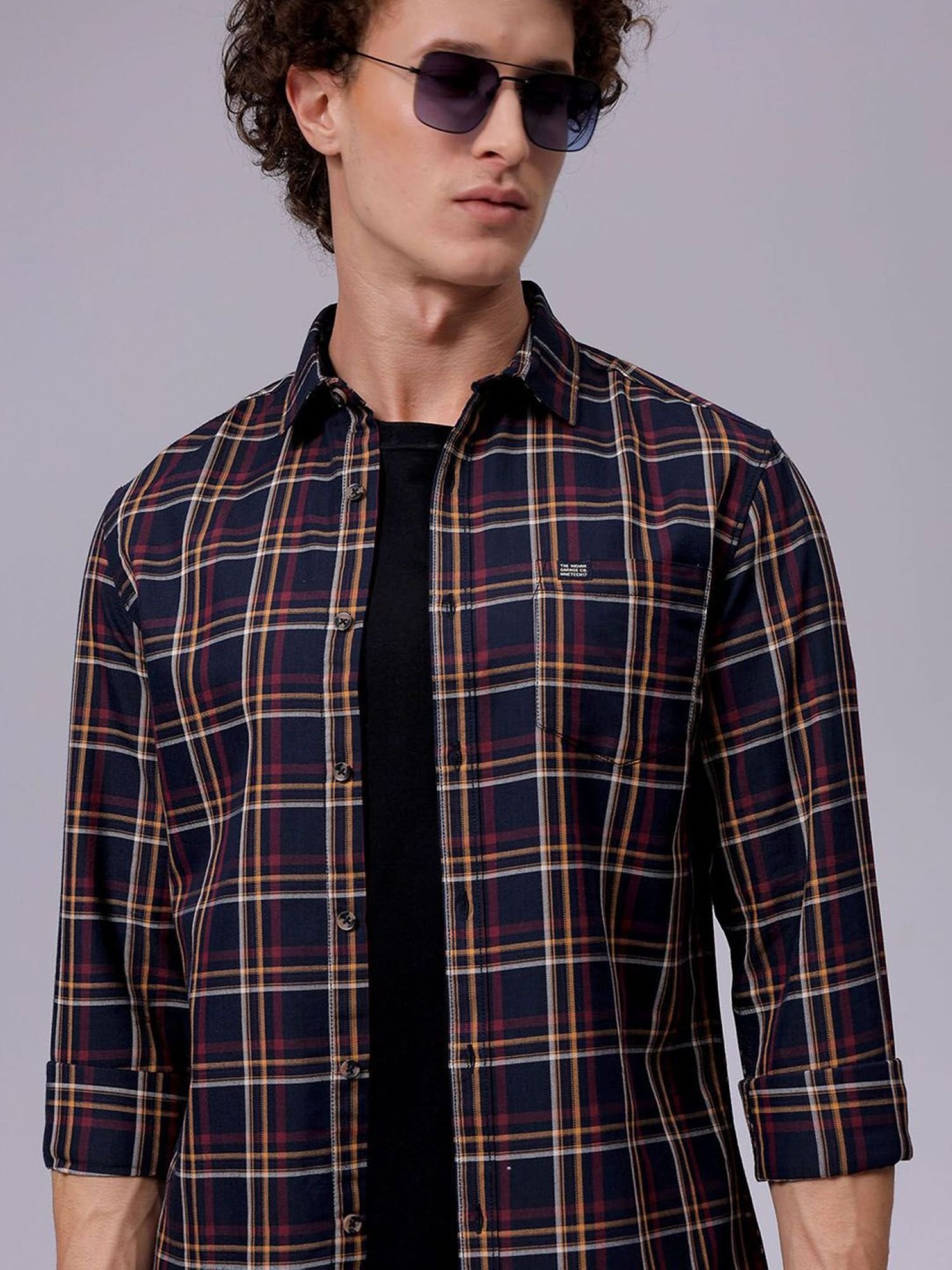 Men Slim Checked Spread Collar Casual Shirt