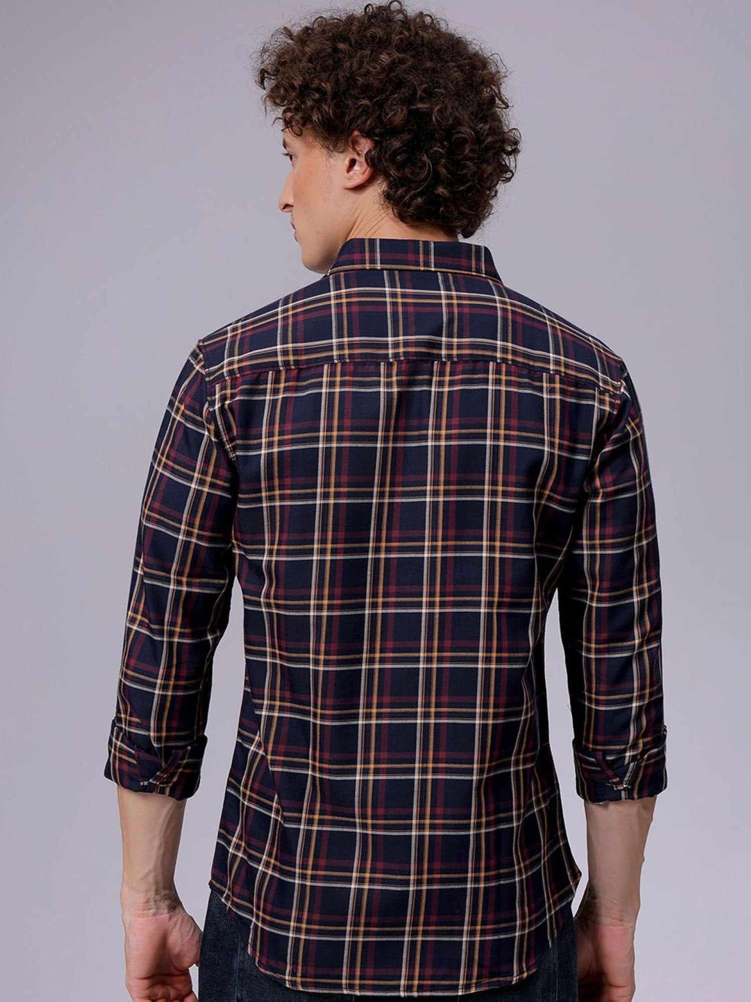 Men Slim Checked Spread Collar Casual Shirt