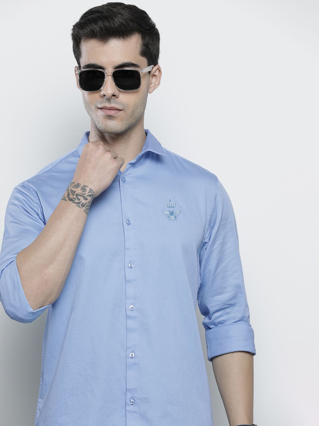 Men Regular Fit Placement Embroidery Spread Collar Casual Shirt