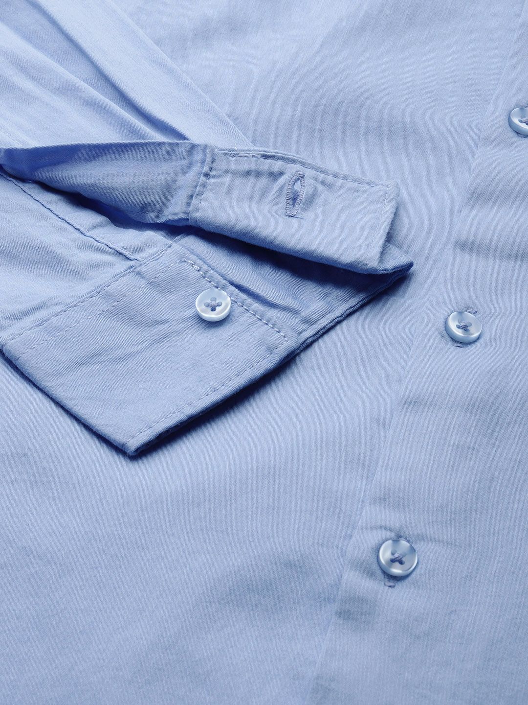 Men Regular Fit Placement Embroidery Spread Collar Casual Shirt