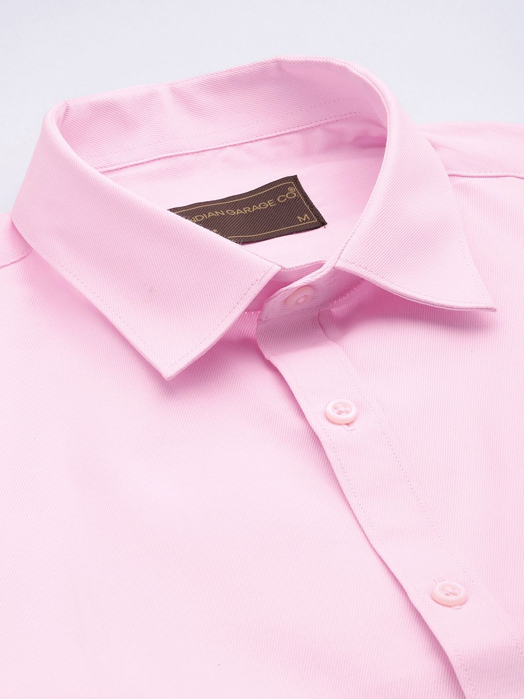Men Slim Fit Solid Cutaway Collar Formal Shirt