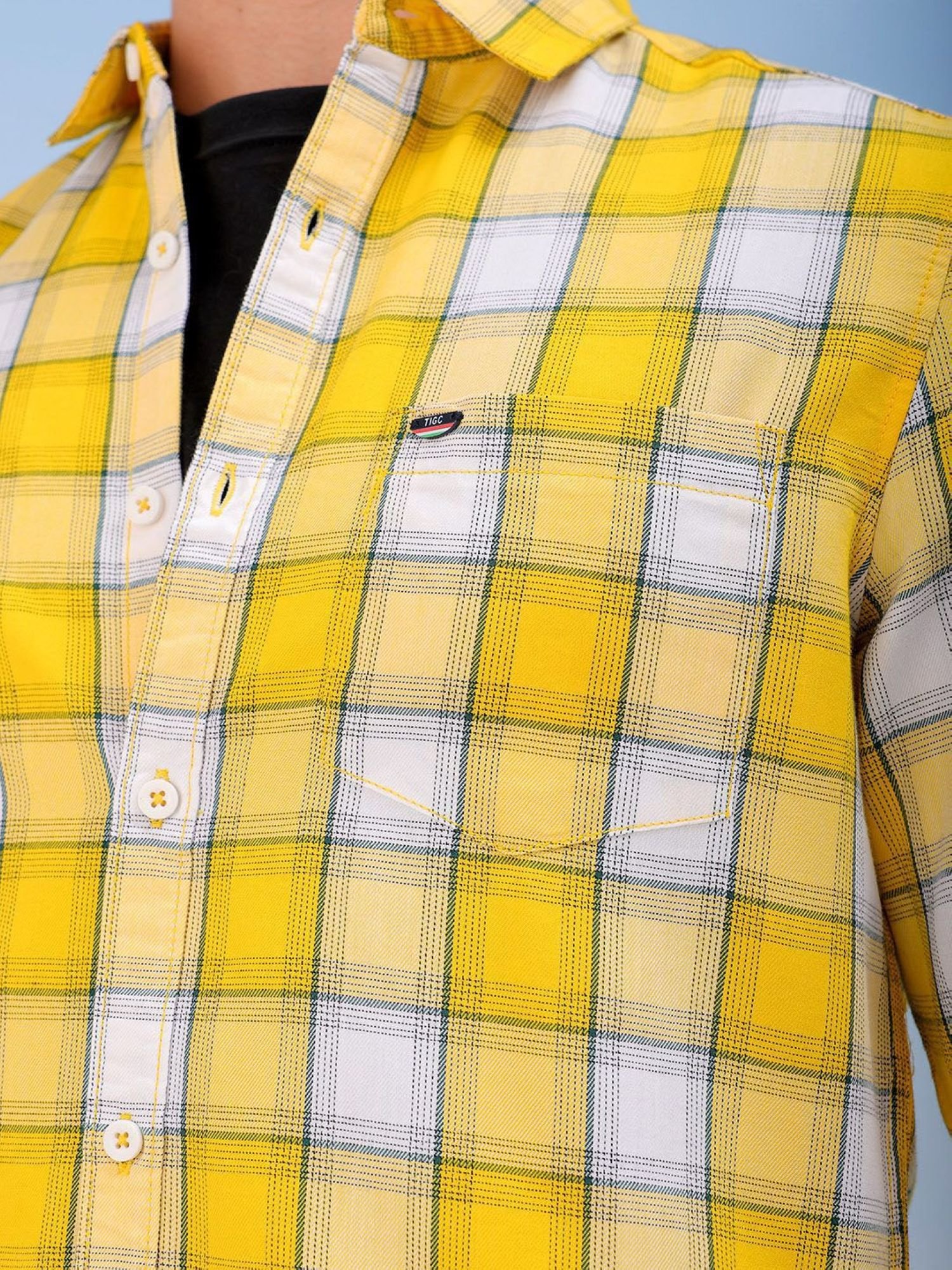 Men Slim Checked Cutaway Collar Casual Shirt