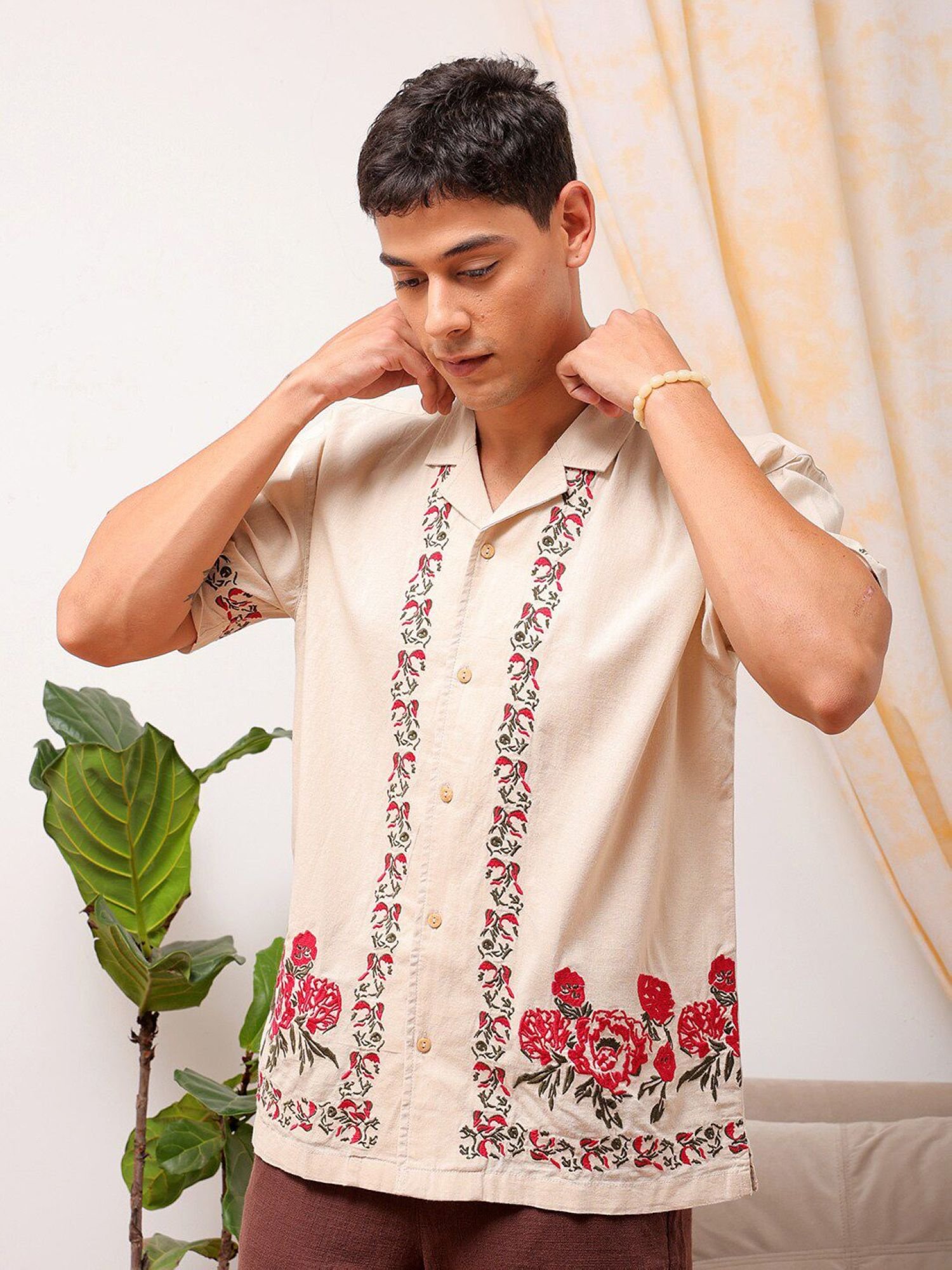 Men Relaxed Fit Embroidery Cuban Collar Resort Shirt
