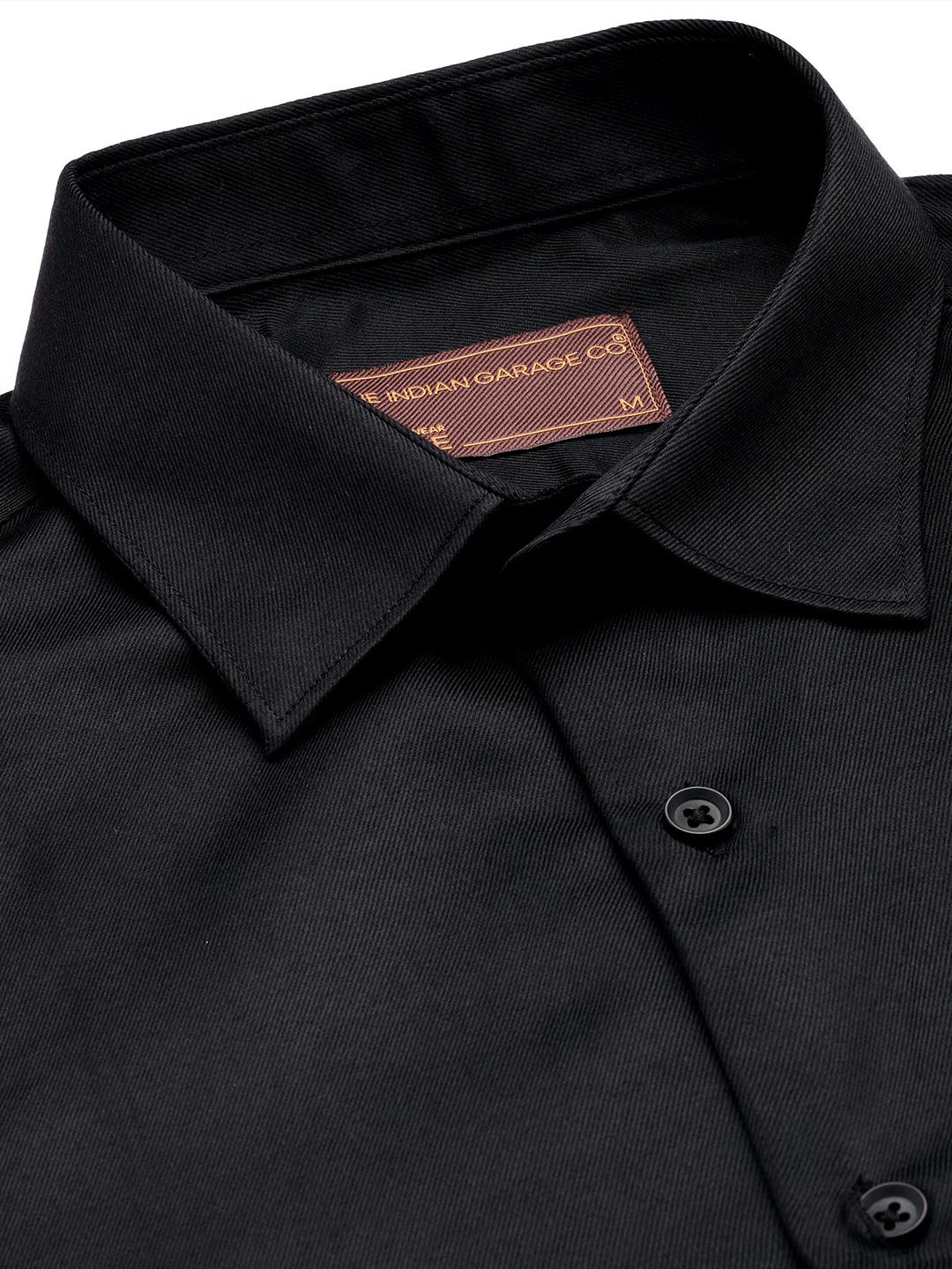 Men Slim Fit Solid Cutaway Collar Formal Shirt