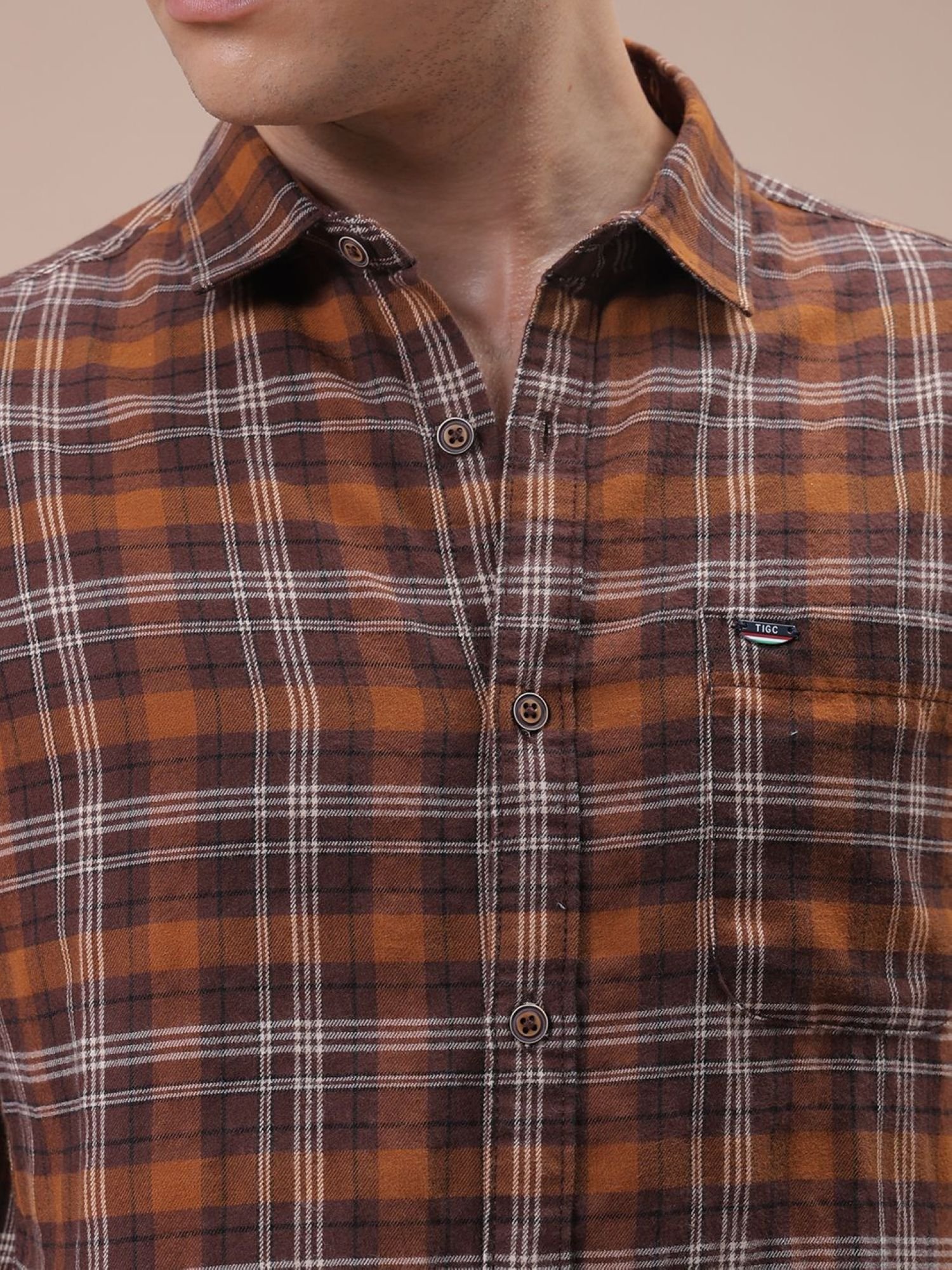 Men Slim Checked Cutaway Collar Casual Shirt