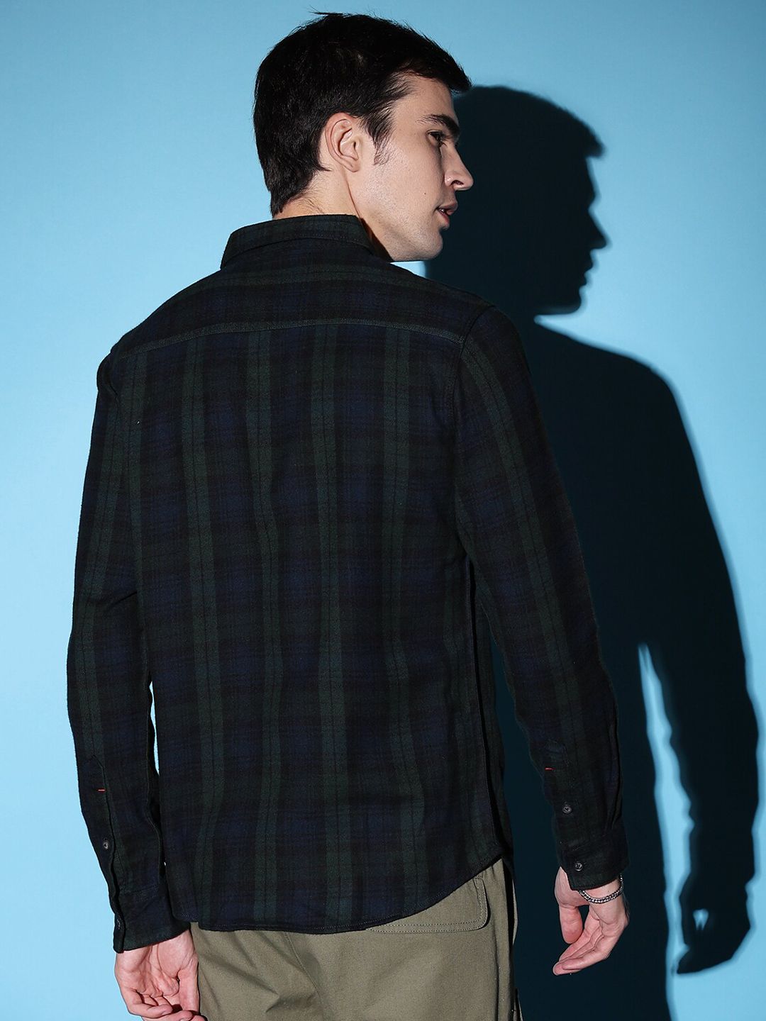 Men Slim Checked Cutaway Collar Casual Shirt