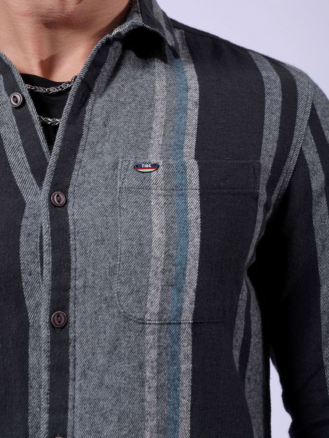 Men Slim Checked Cutaway Collar Casual Shirt