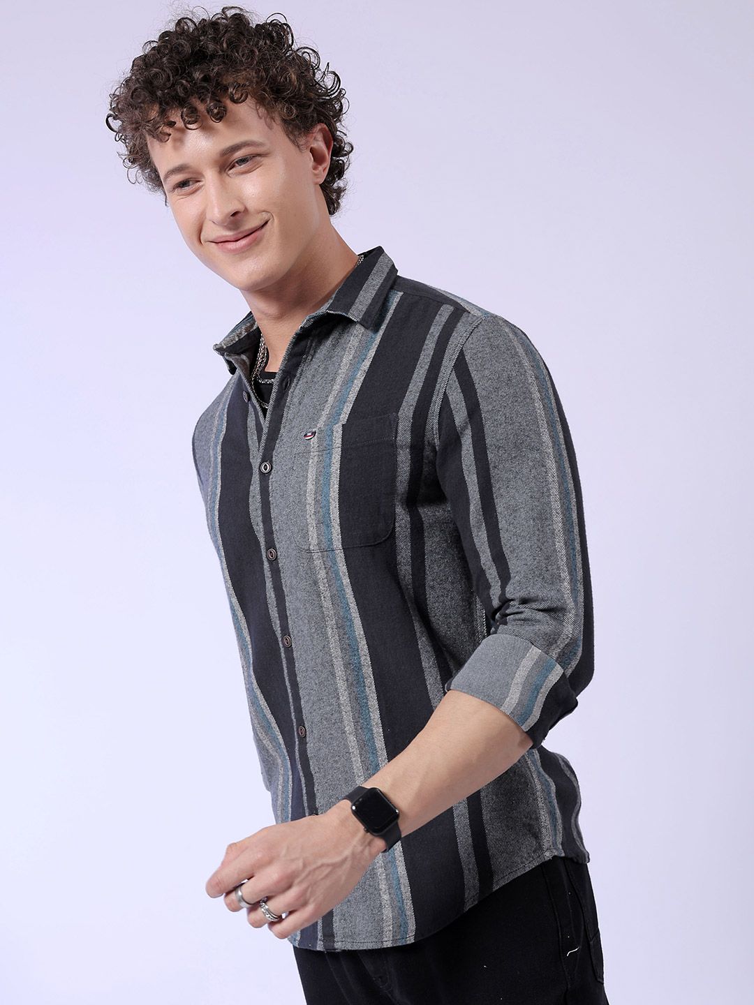 Men Slim Checked Cutaway Collar Casual Shirt