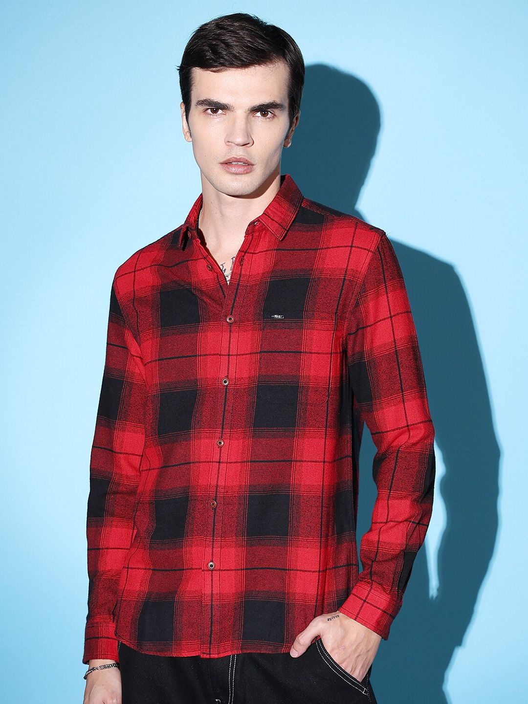 Men Slim Checked Cutaway Collar Casual Shirt