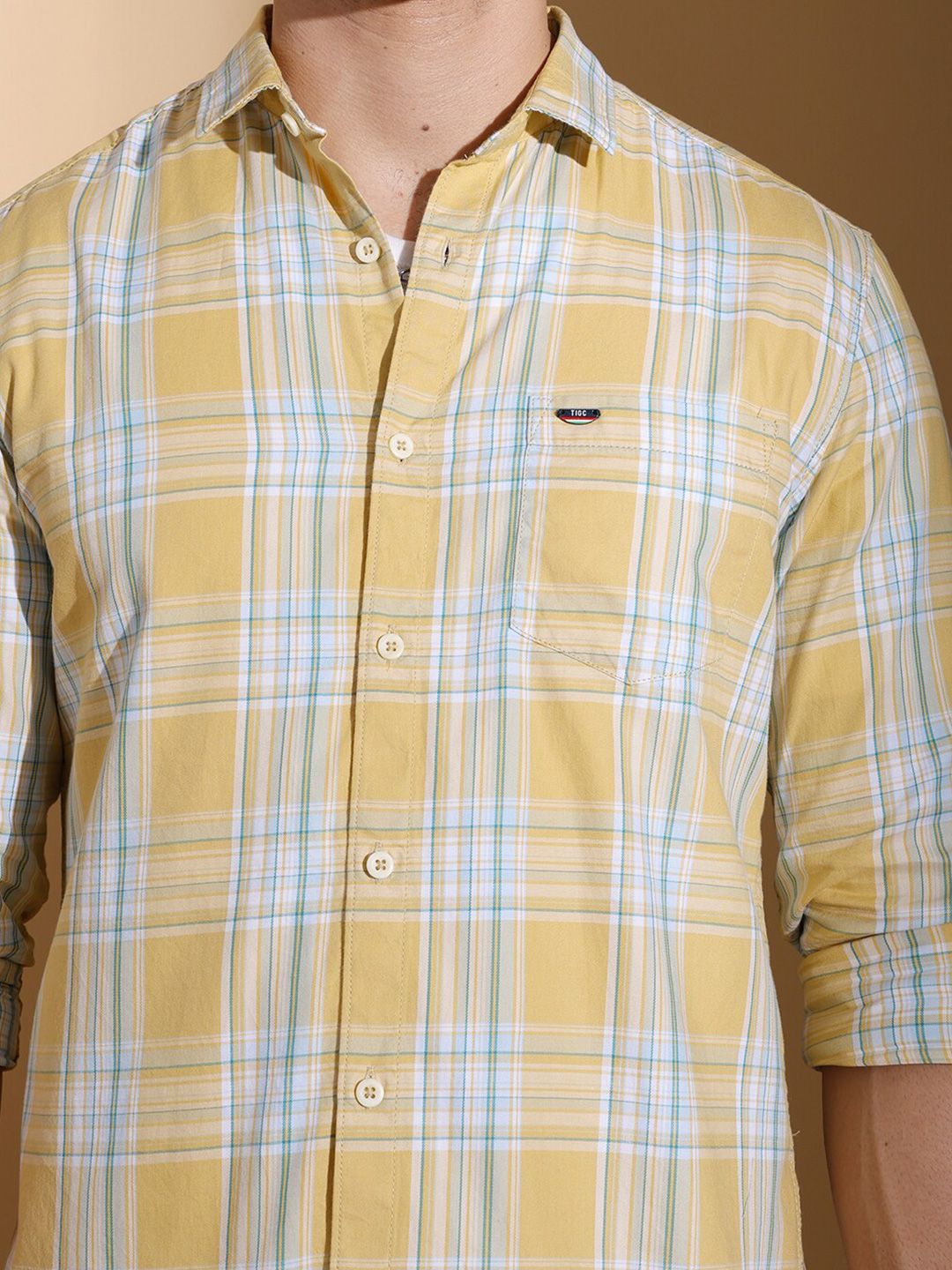 Men Slim Checked Cutaway Collar Casual Shirt