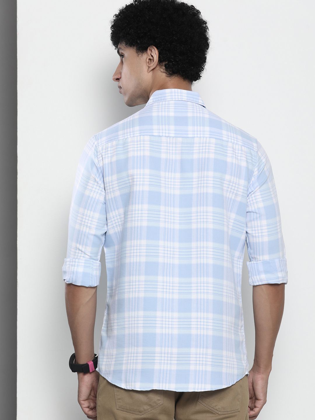 Men Regular Fit Checked Cutaway Collar Casual Shirt