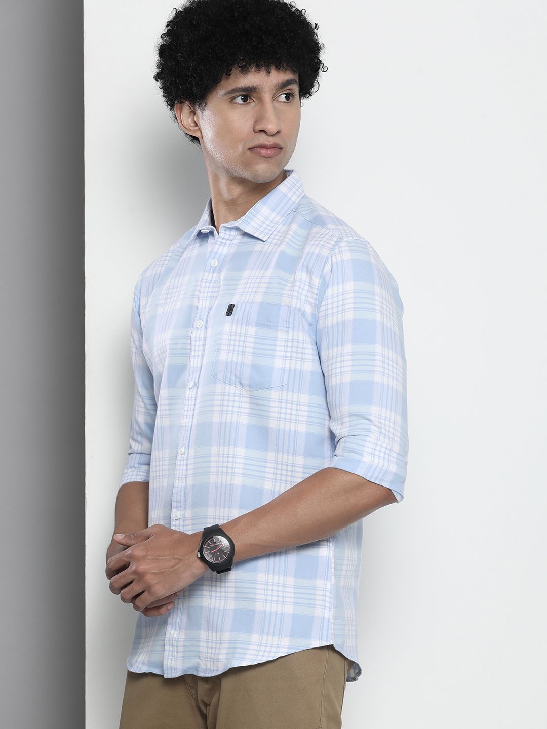 Men Regular Fit Checked Cutaway Collar Casual Shirt