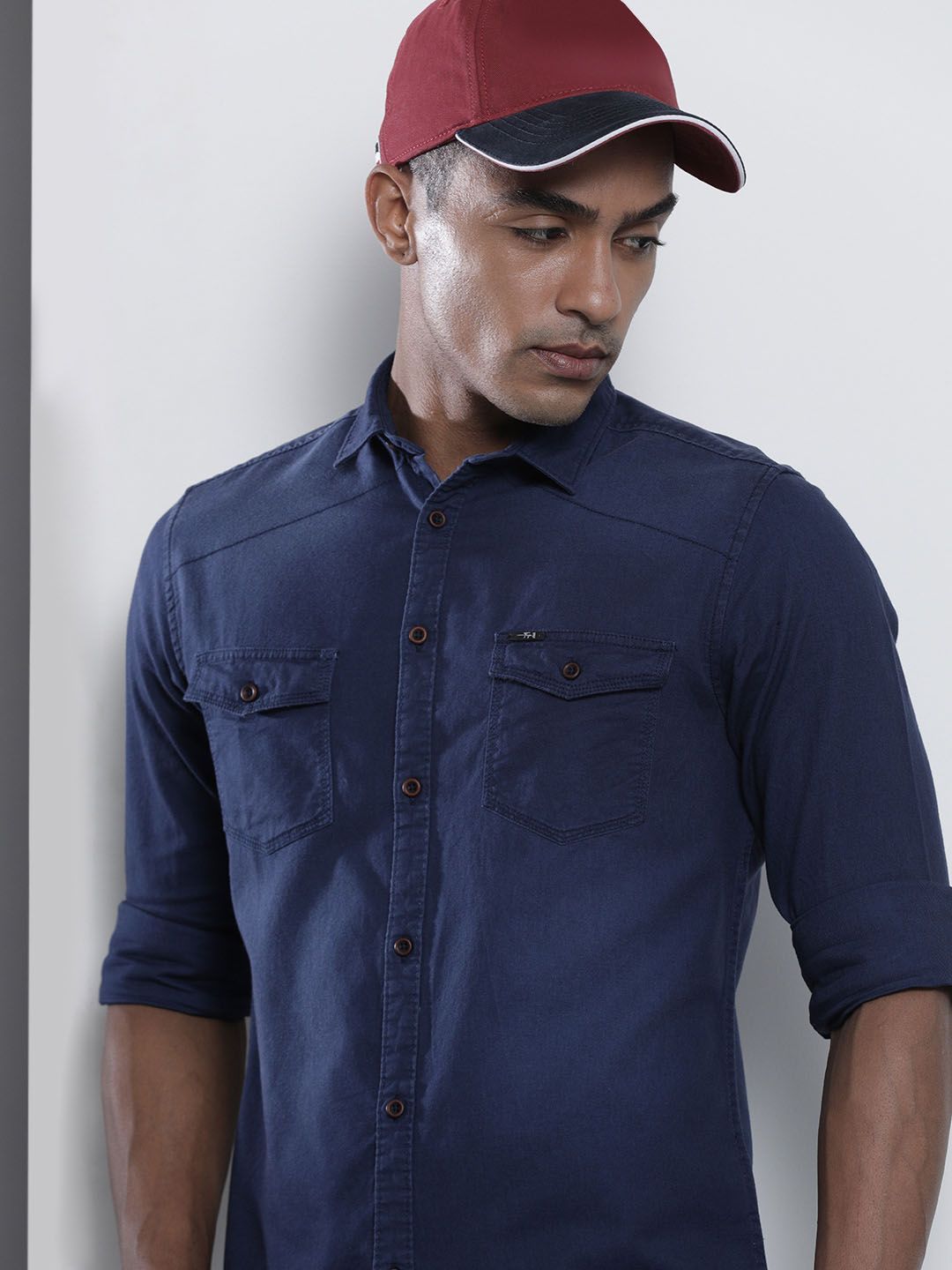 Men Slim Fit Solid Spread Collar Casual Shirt