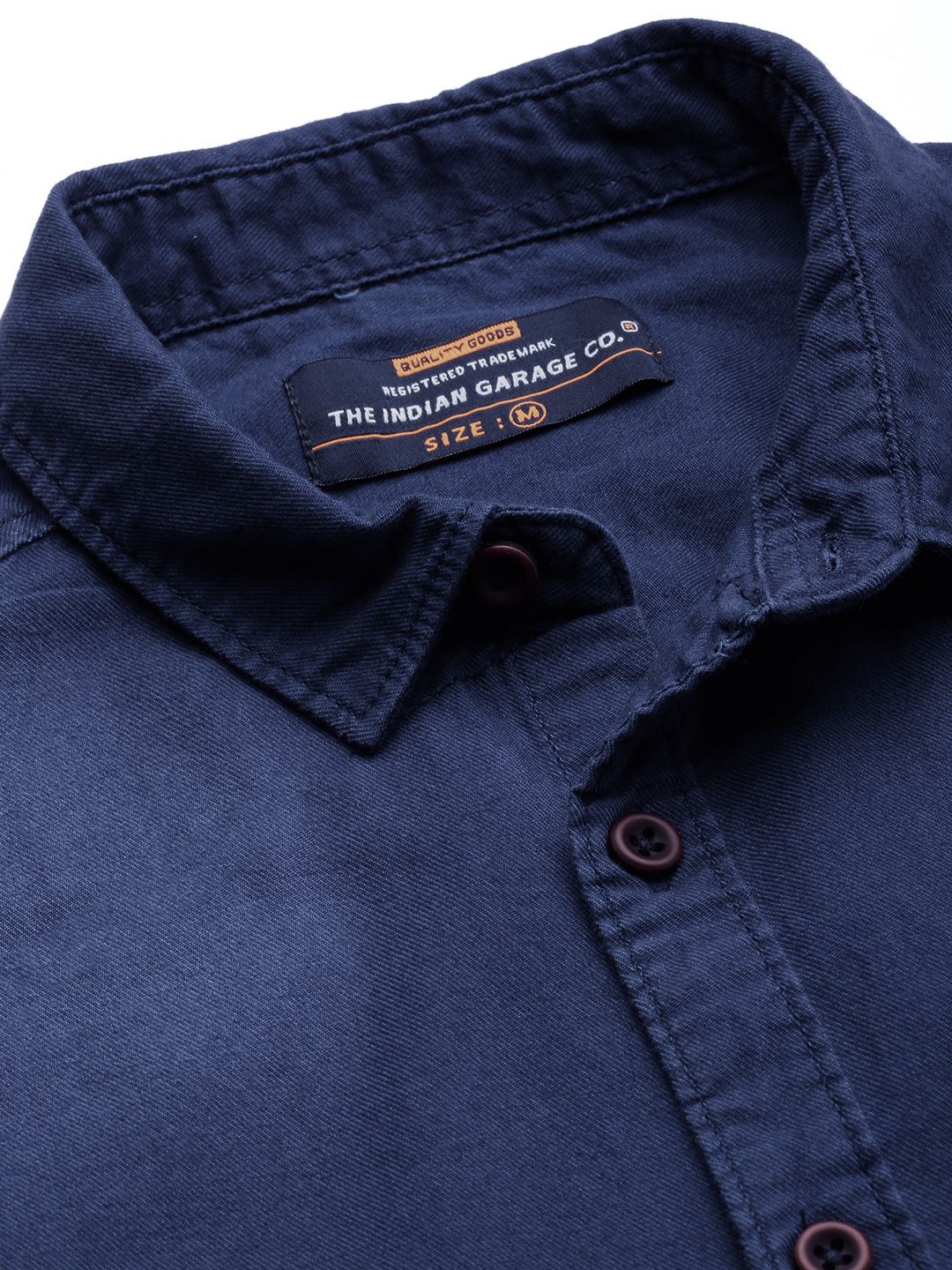 Men Slim Fit Solid Spread Collar Casual Shirt