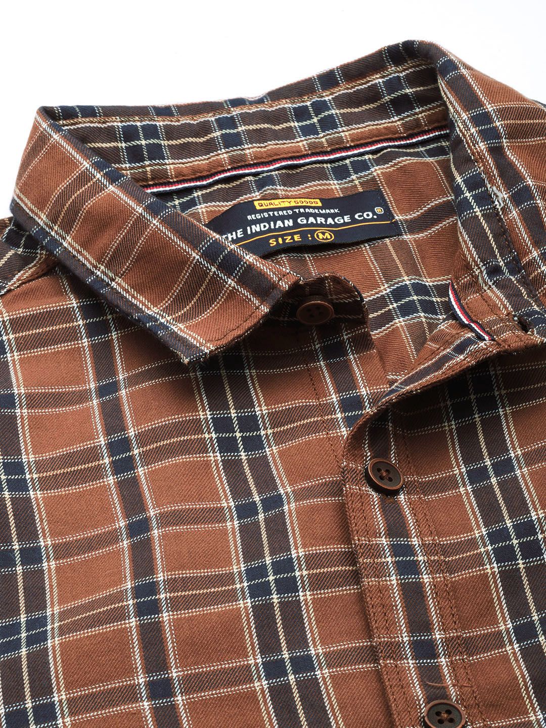 Men Regular Fit Checkered Cutaway Collar Casual Shirt