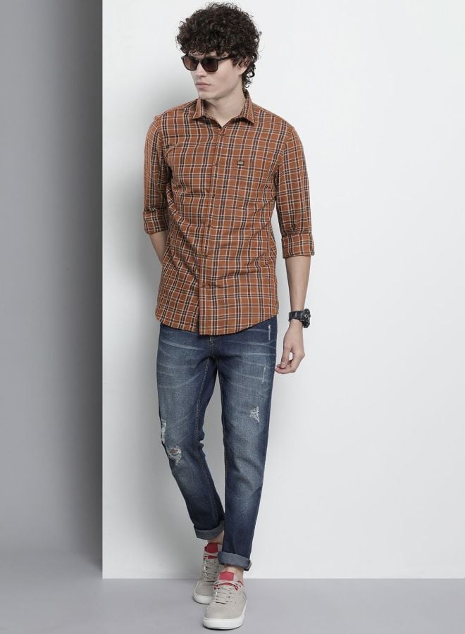 Men Regular Fit Checkered Cutaway Collar Casual Shirt