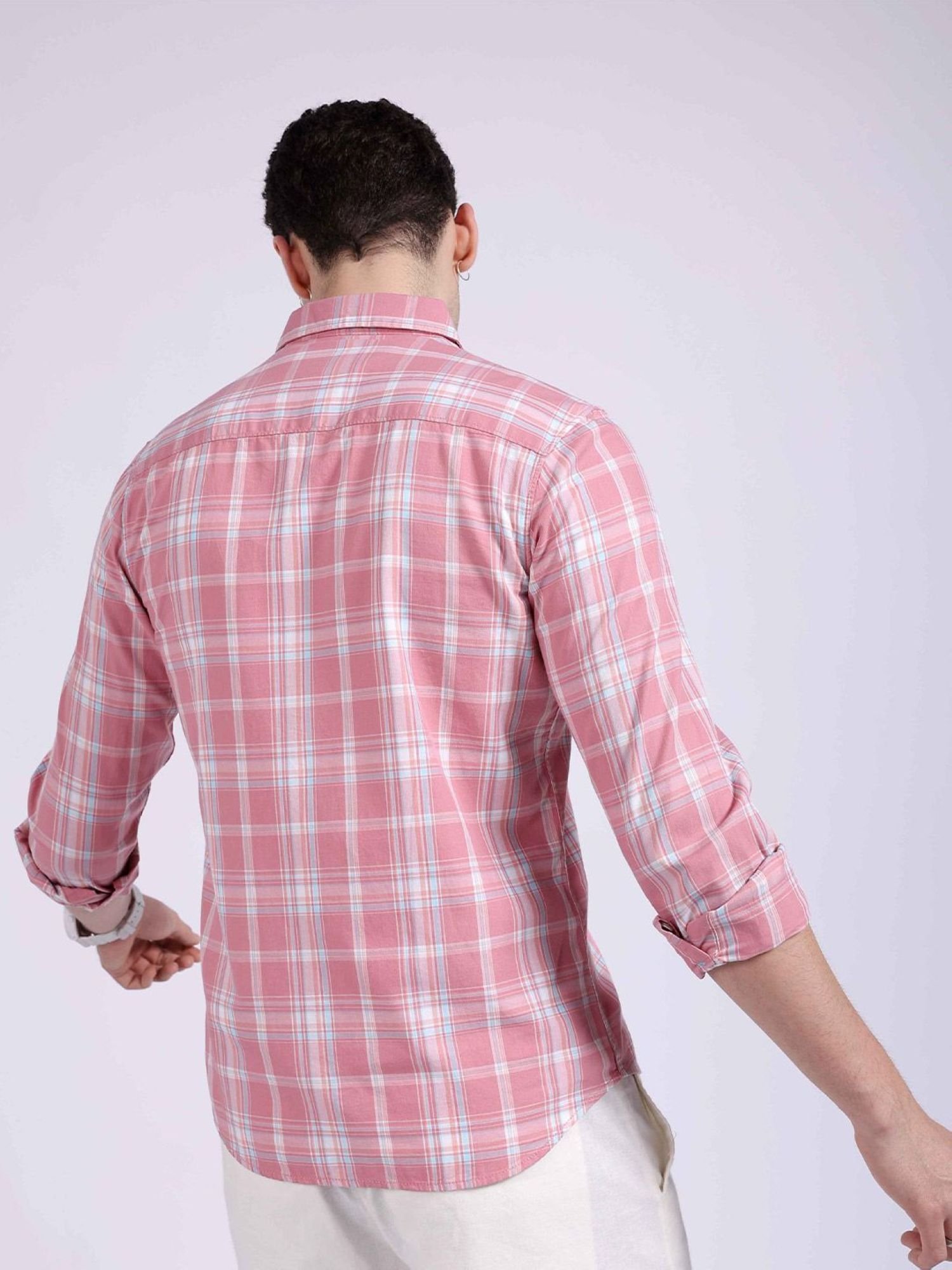 Men Slim Checked Cutaway Collar Casual Shirt