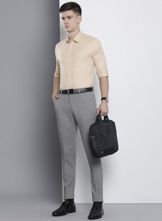 Men Slim Fit Solid Cutaway Collar Formal Shirt