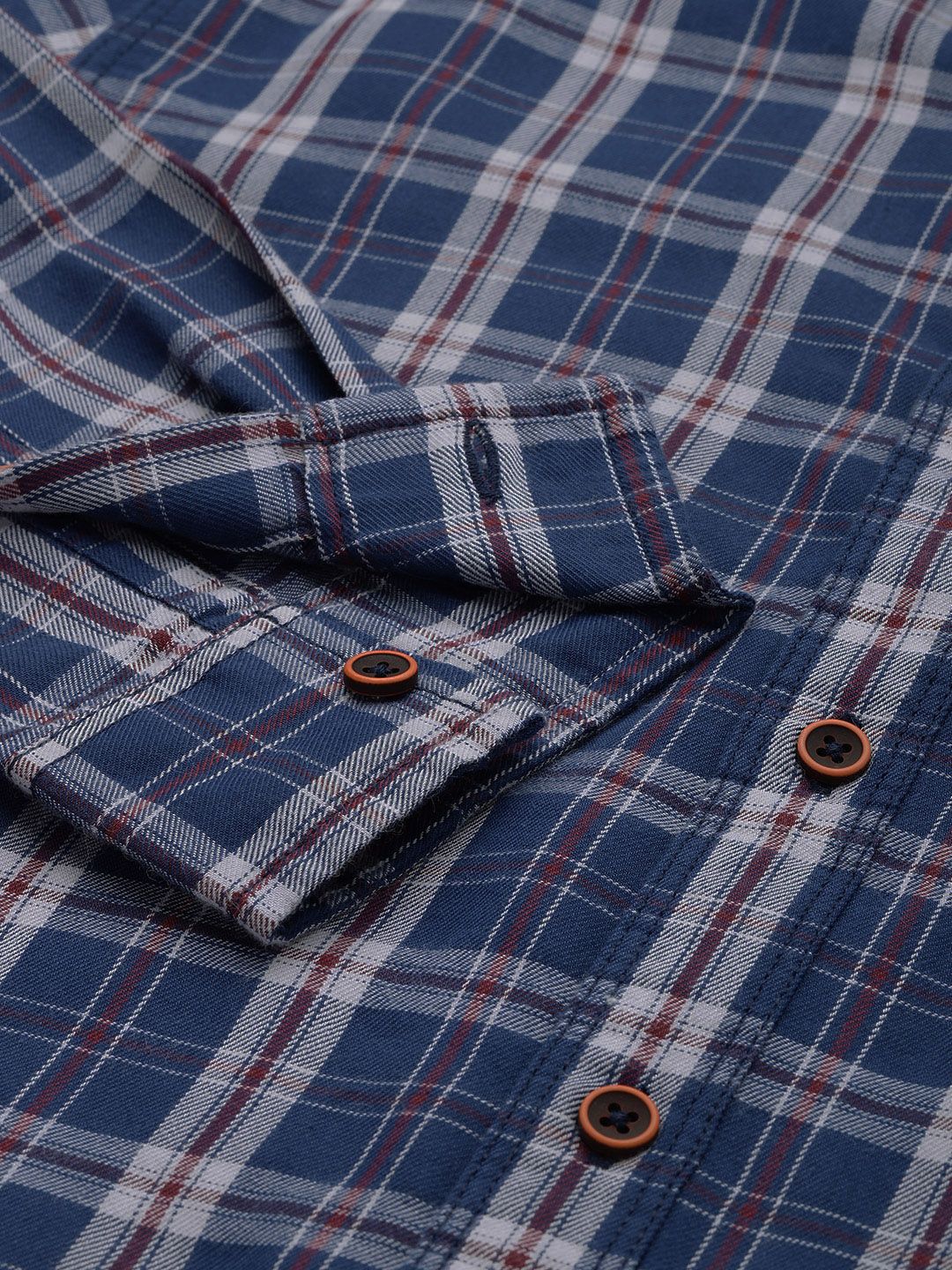 Men Regular Fit Checkered Cutaway Collar Casual Shirt