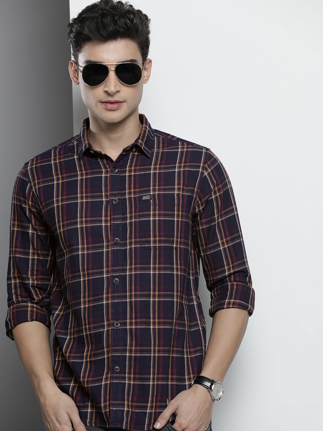 Men Slim Fit Checked Spread Collar Casual Shirt