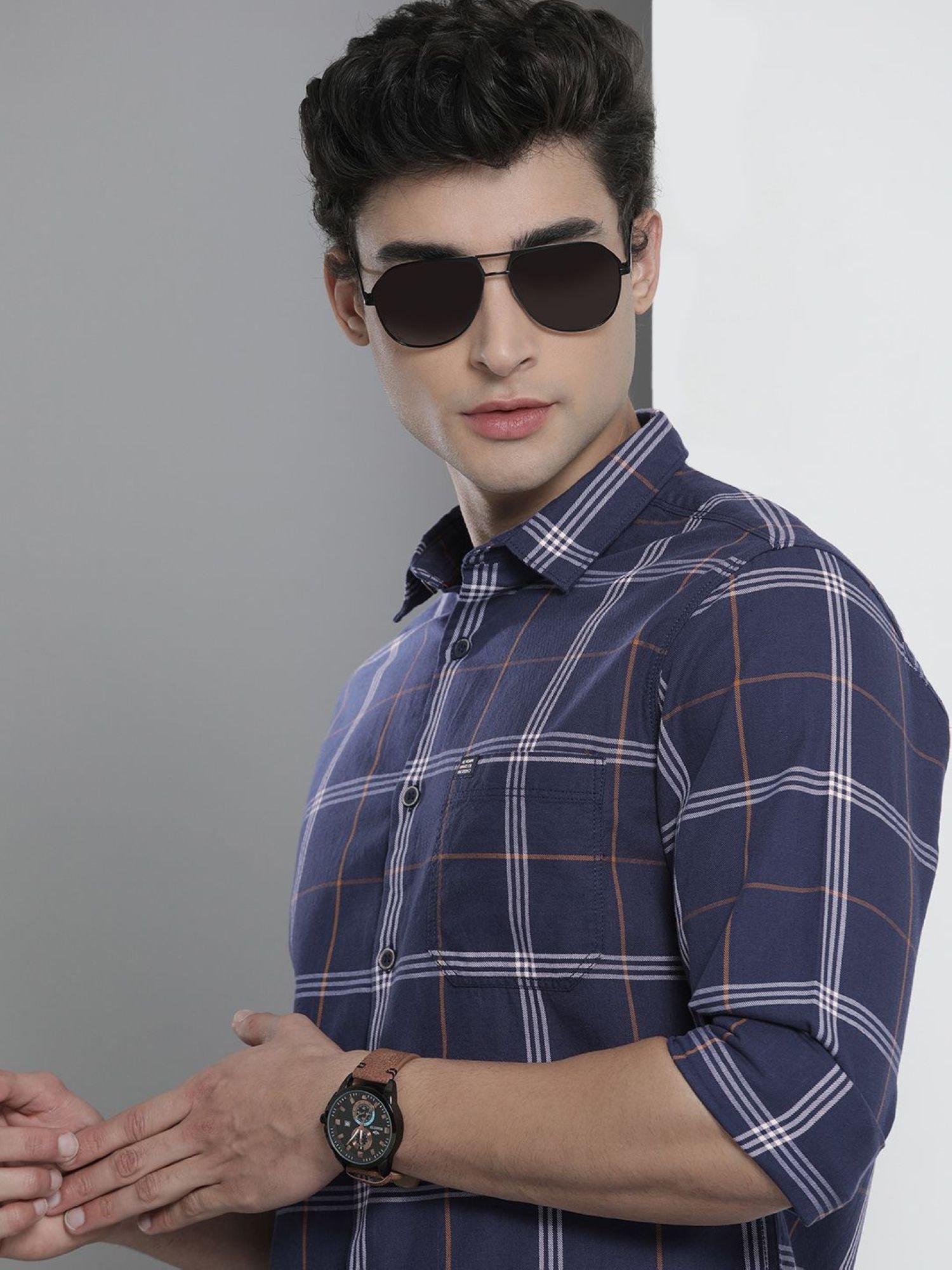 Men Slim Fit Checked Spread Collar Casual Shirt