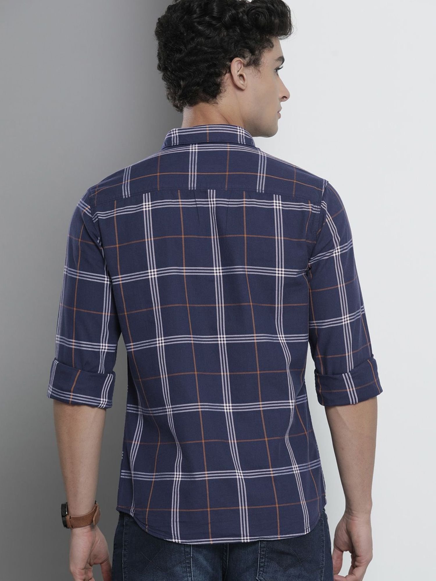 Men Slim Fit Checked Spread Collar Casual Shirt