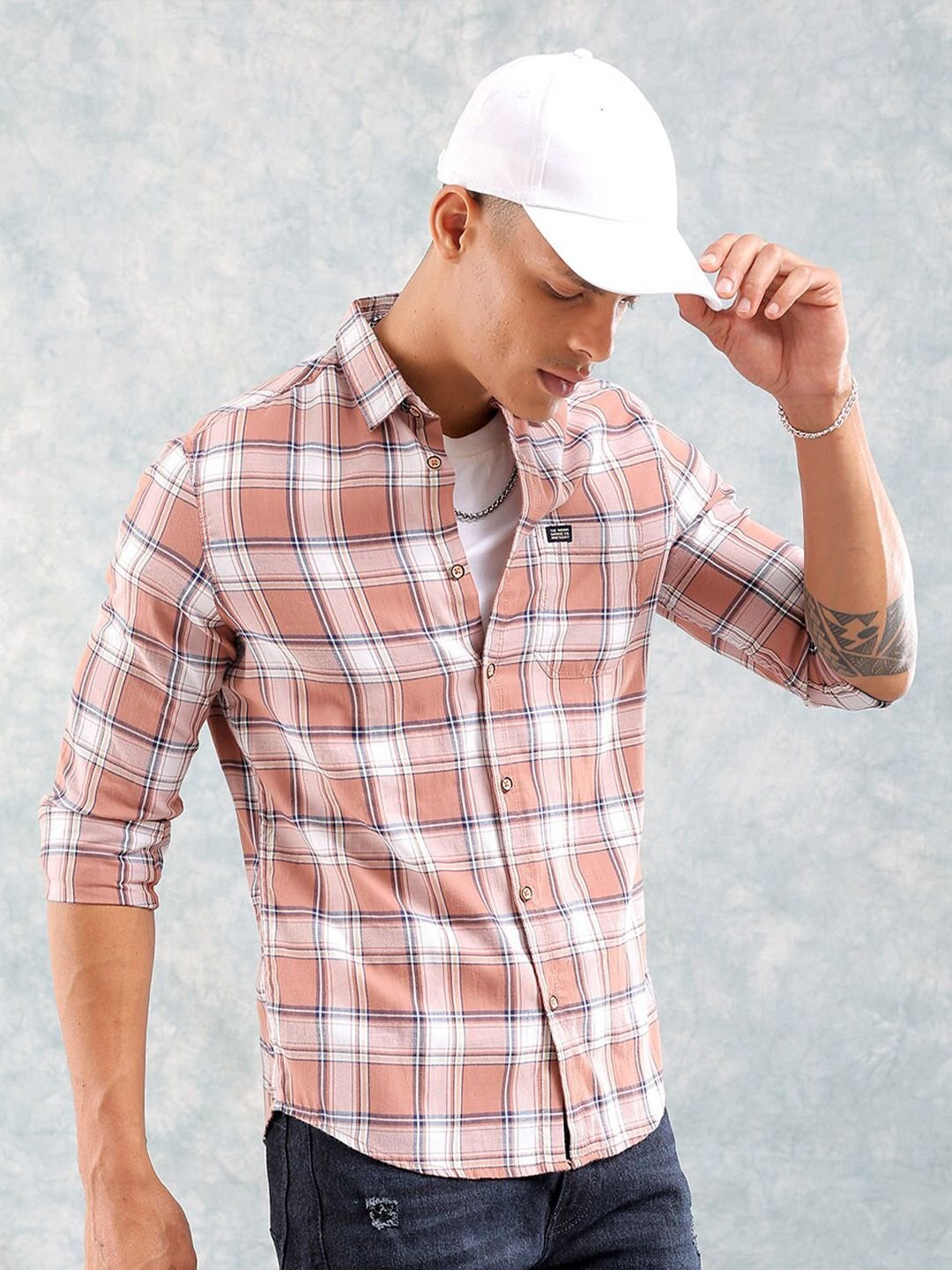 Men Regular Fit Checked Cutaway Collar Casual Shirt