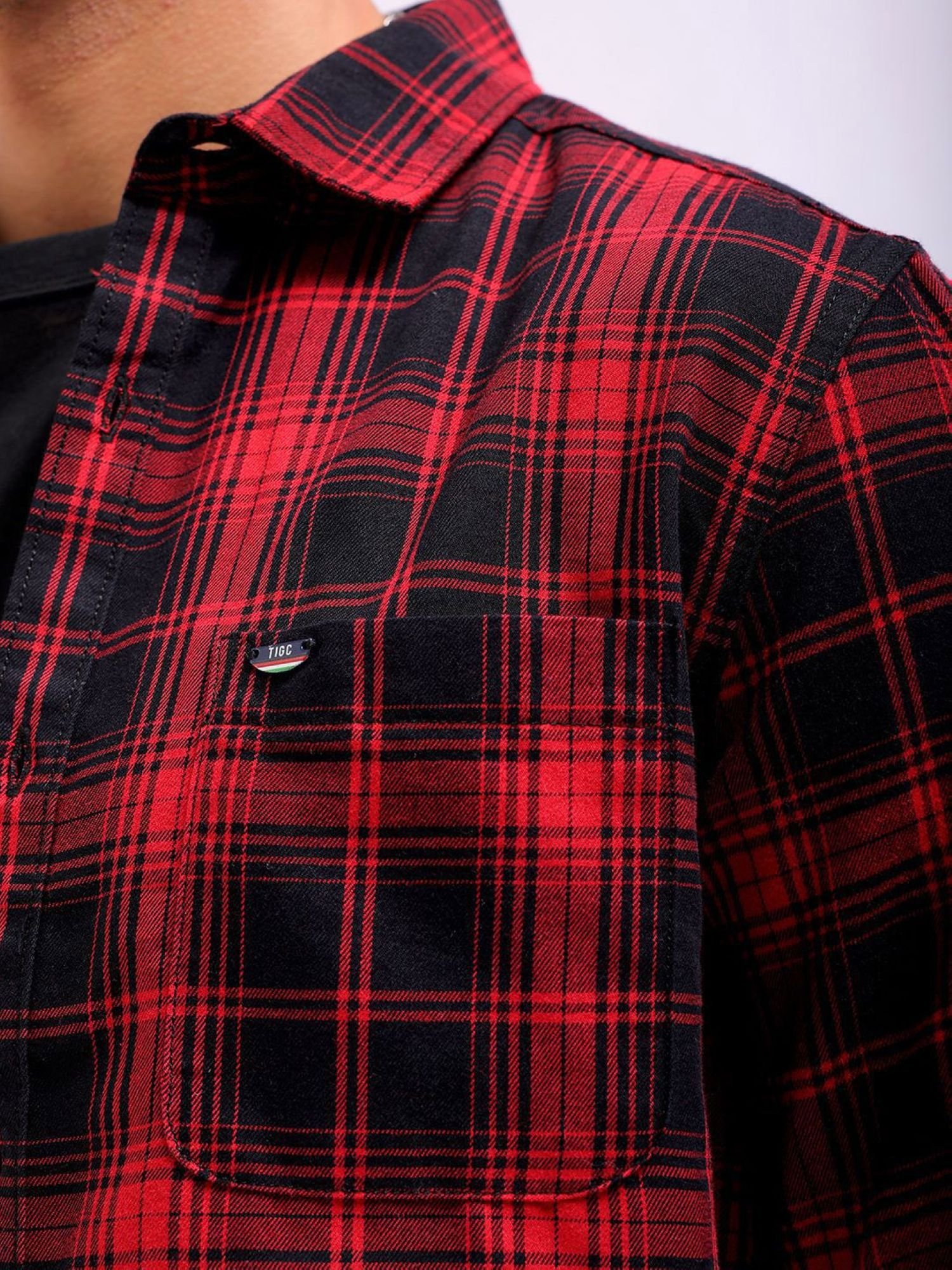 Men Slim Checked Cutaway Collar Casual Shirt