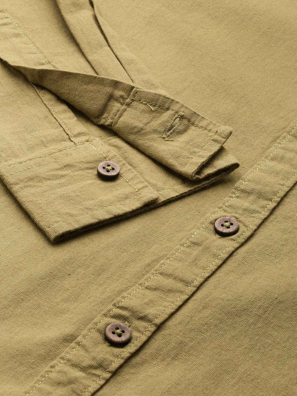 Men Slim Fit Cutaway Collar Resort Wear Shirt