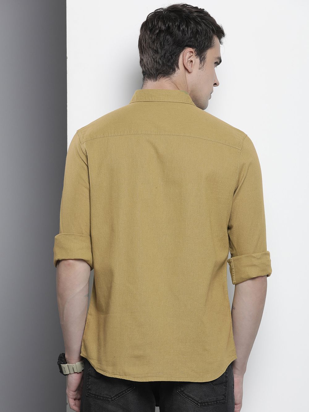 Men Slim Fit Cutaway Collar Resort Wear Shirt