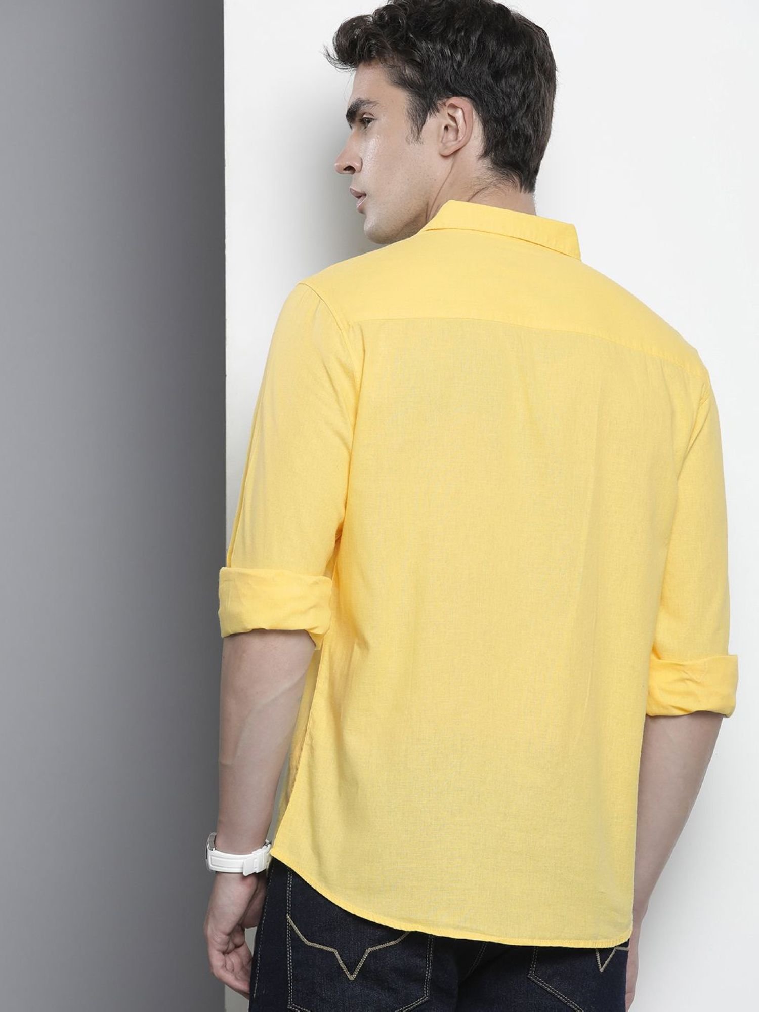 Men Slim Fit Cutaway Collar Resort Wear Shirt