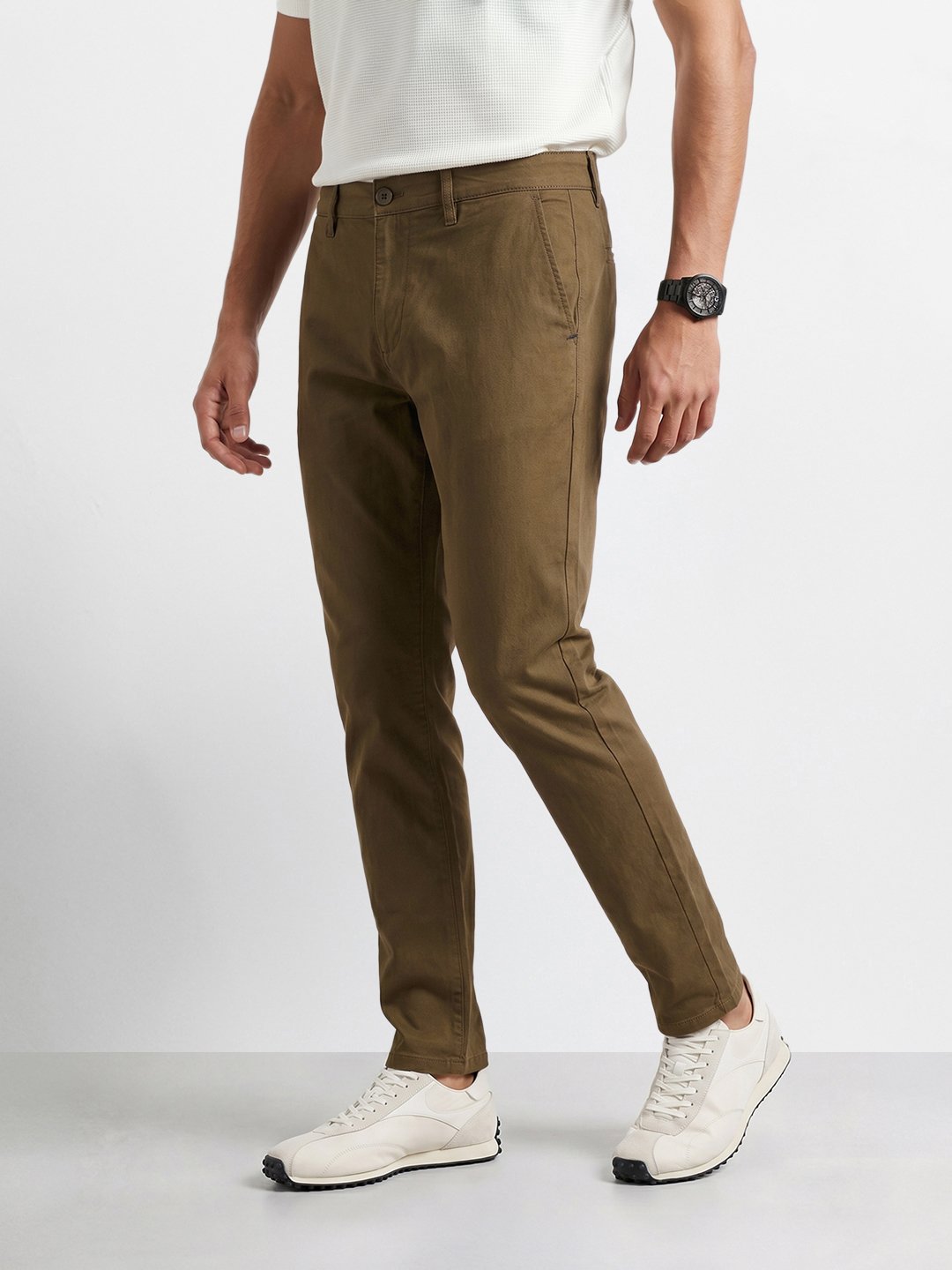 Men Slim Fit Mid Rise Chinos