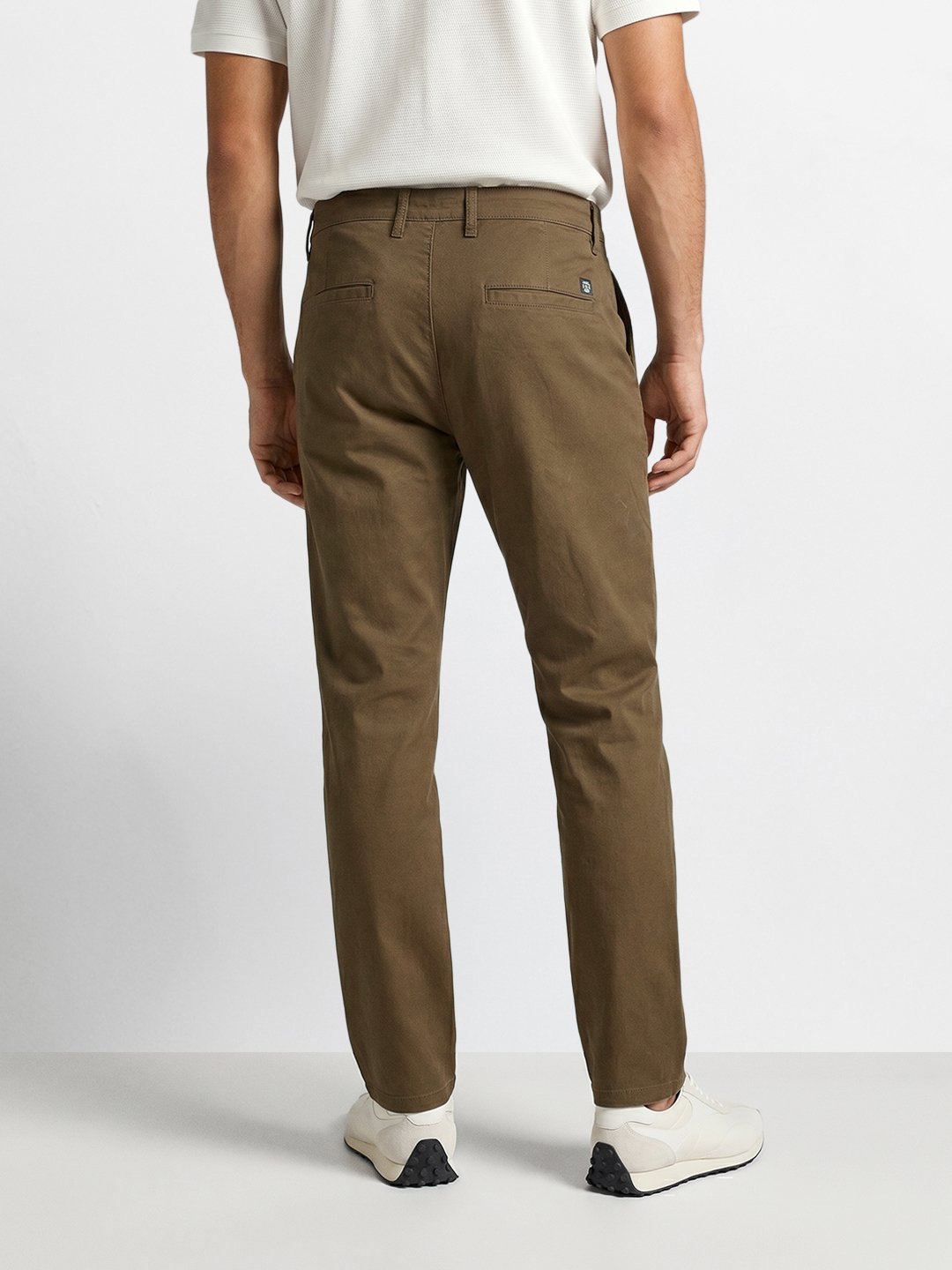 Men Slim Fit Mid Rise Chinos