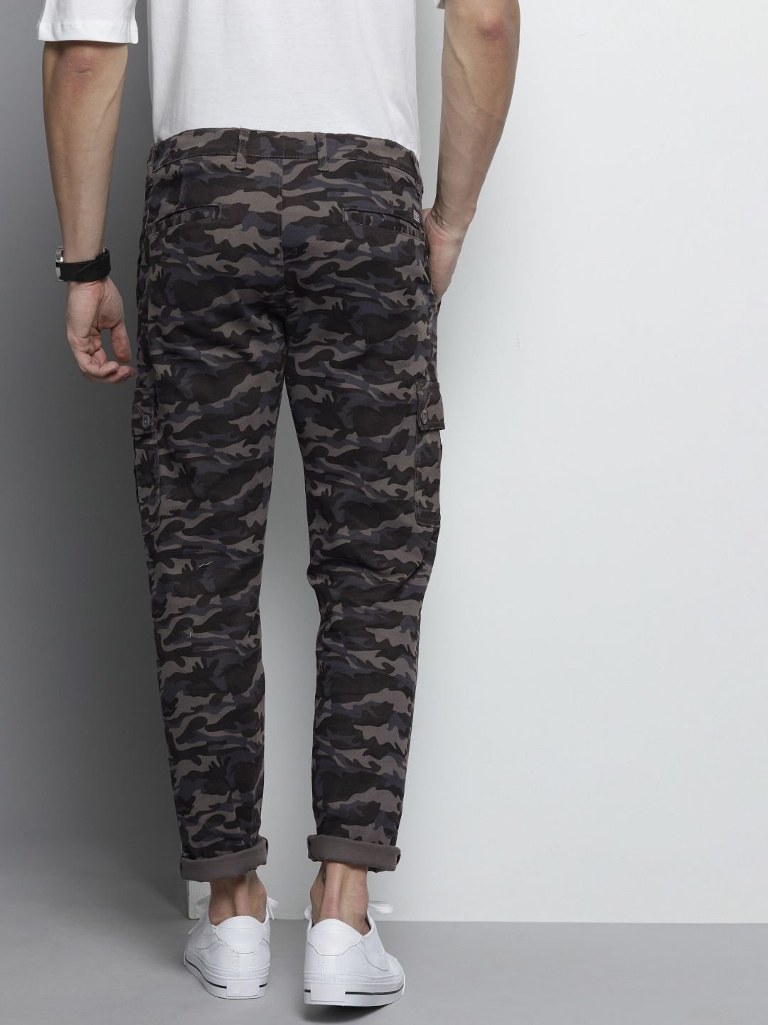 Men Slim Fit Mid Rise Cargo