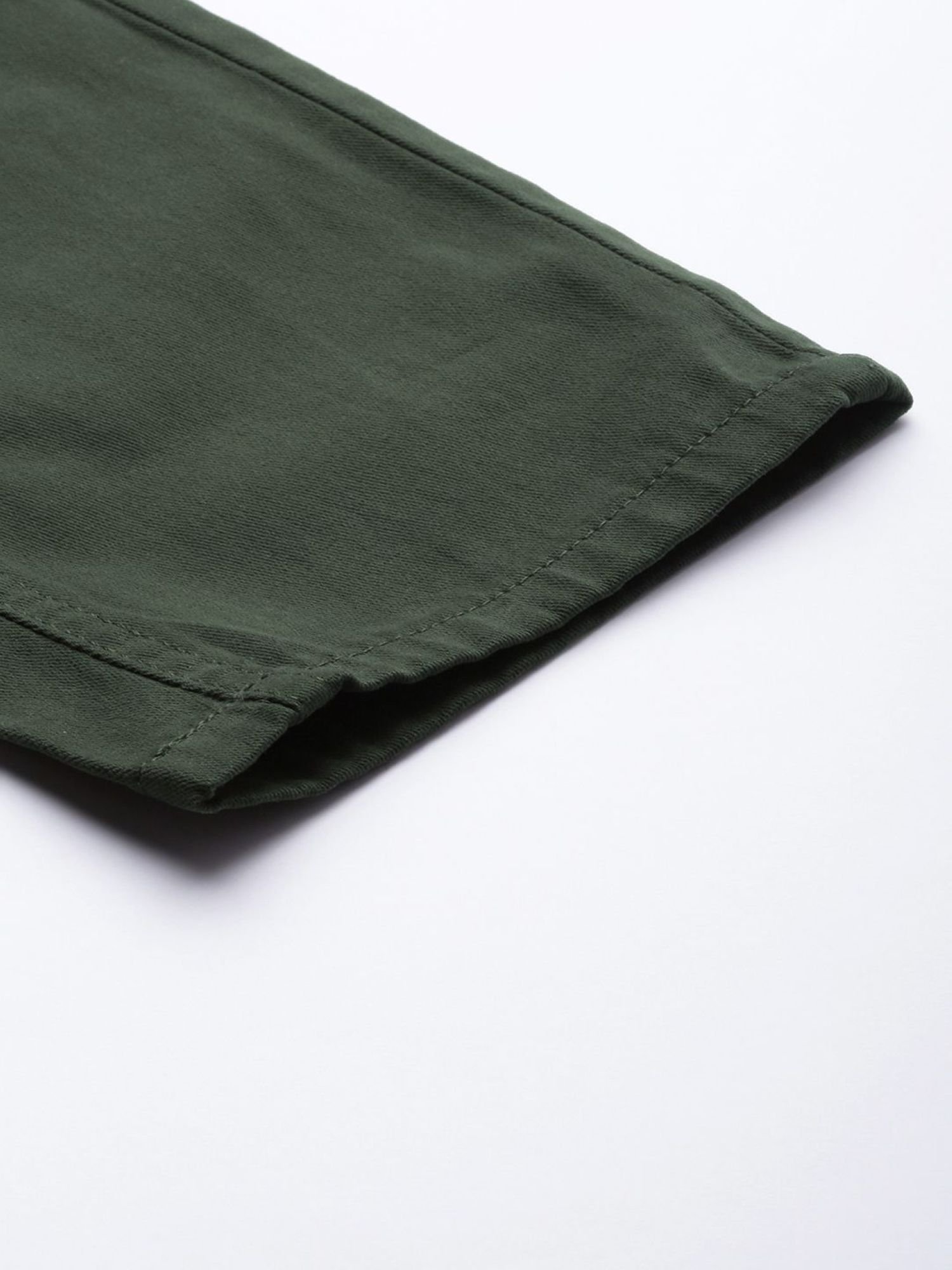 Men Slim Fit Mid Rise 5-Pocket Chinos
