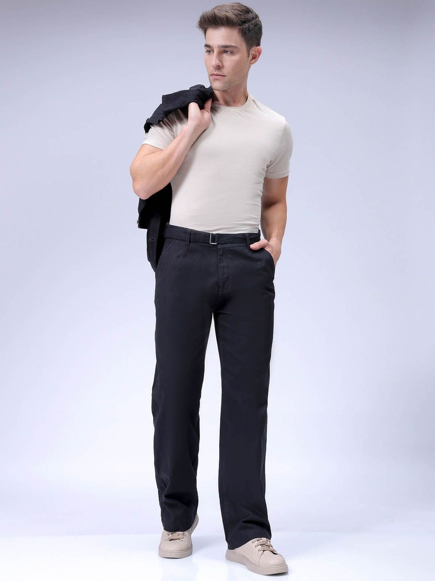 Men Relaxed Fit Mid Rise Cargo