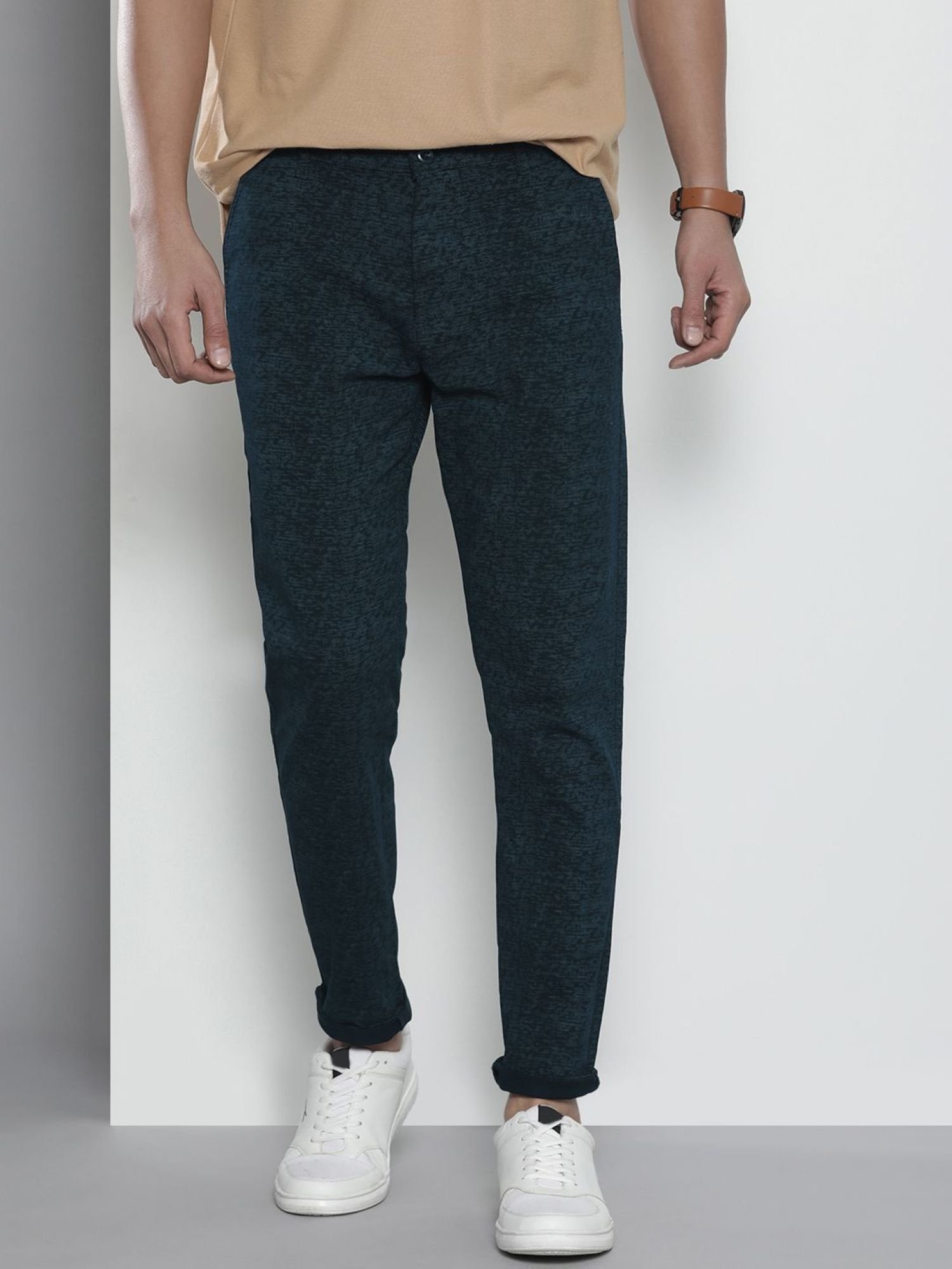 Men Slim Fit Mid Rise Chinos