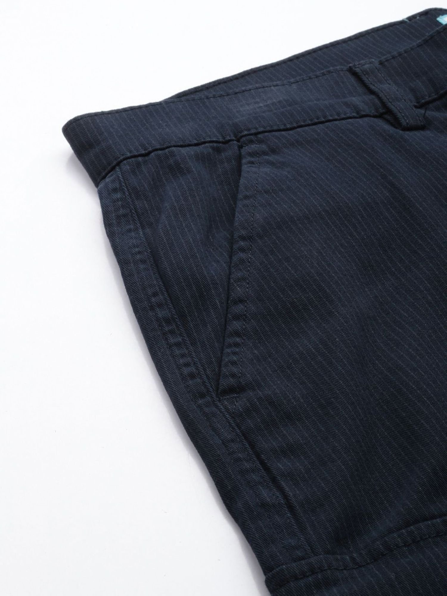 Men Relaxed Fit Mid Rise Cargo