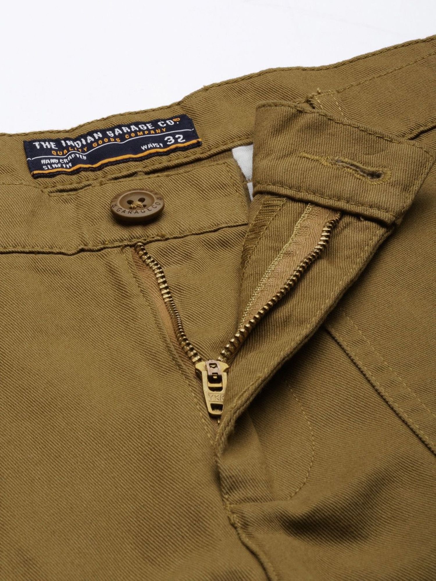 Men Slim Fit Mid Rise Cargo Pants