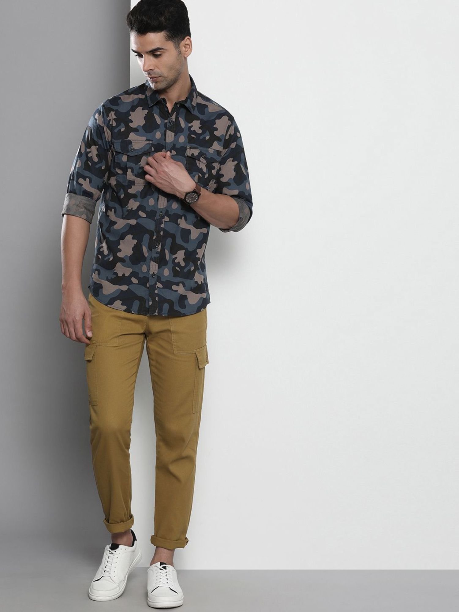 Men Slim Fit Mid Rise Cargo Pants
