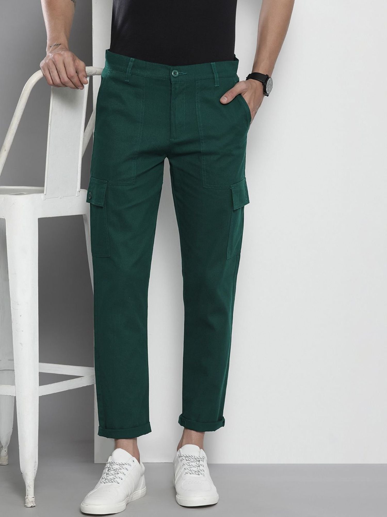 Men Slim Fit Mid Rise Cargo Pants