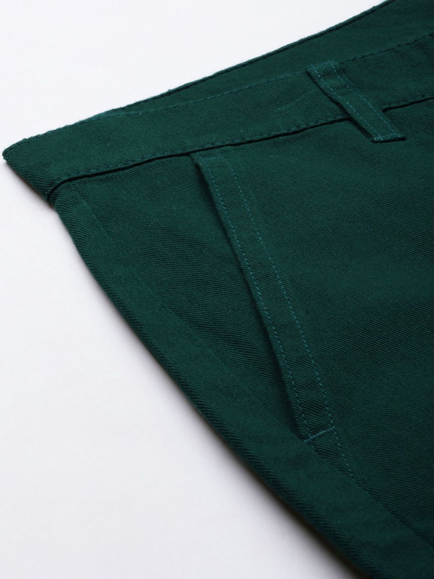 Men Slim Fit Mid Rise Cargo Pants