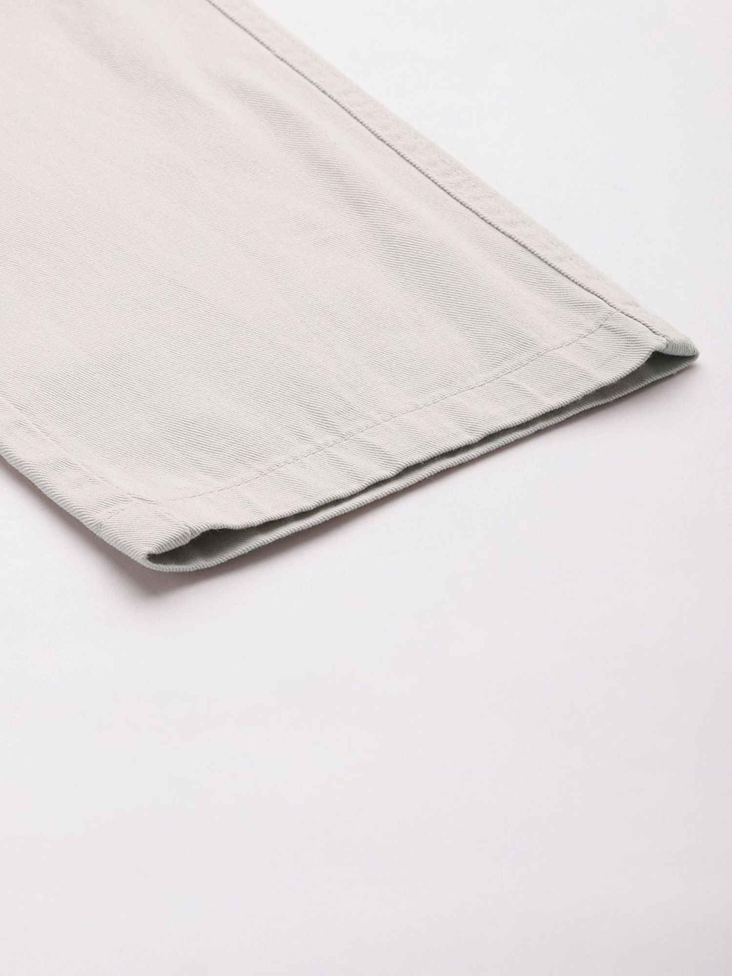 Men Slim Fit Mid Rise Elasticated Pants