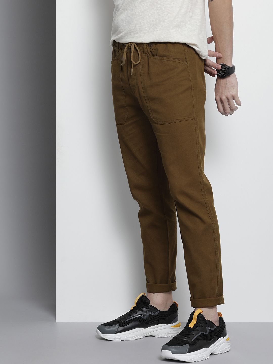 Men Slim Fit Mid Rise Elasticated Pants