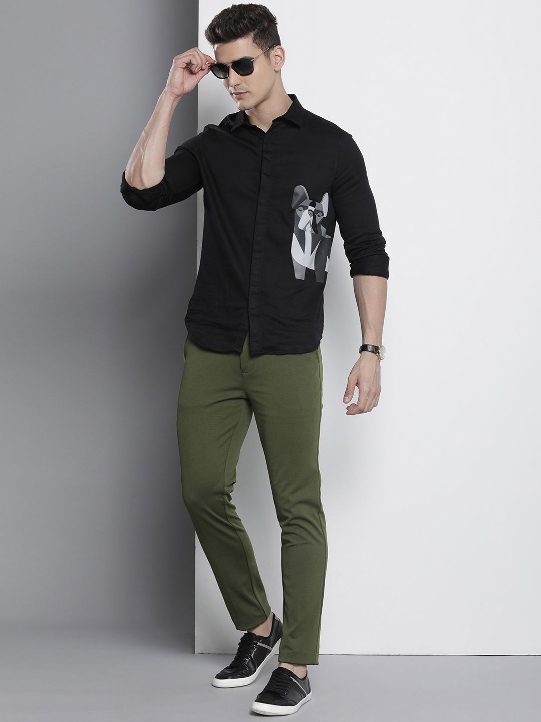 Men Slim Fit Mid Rise Knitted Pants