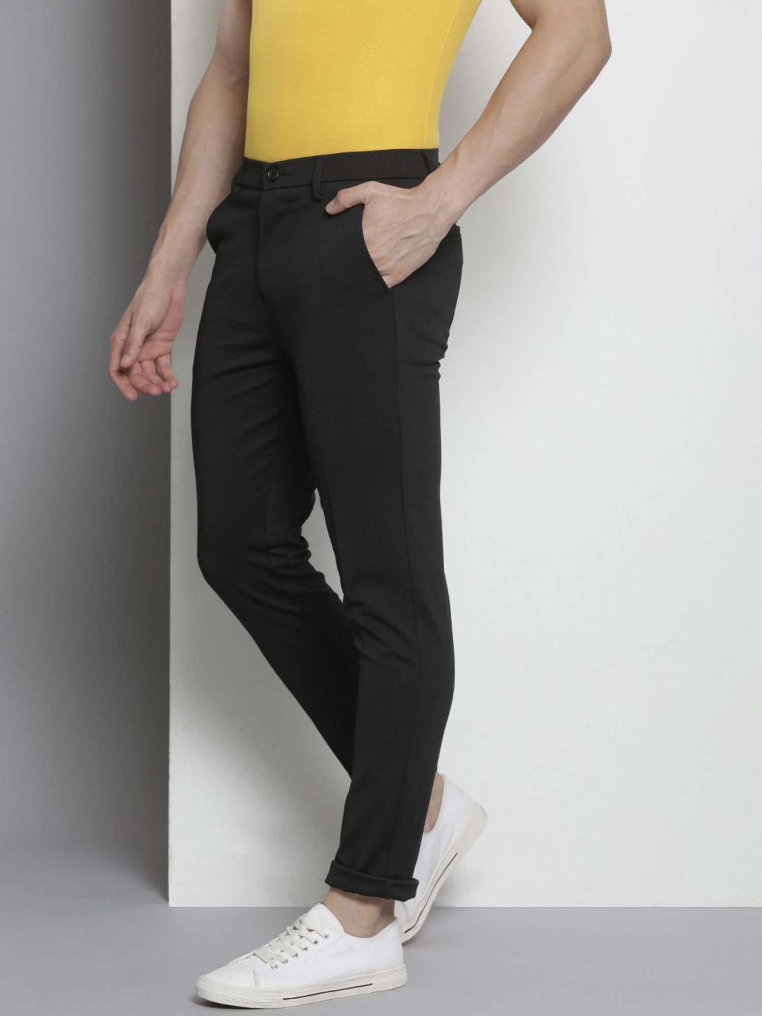 Men Slim Fit Mid Rise Knitted Pants