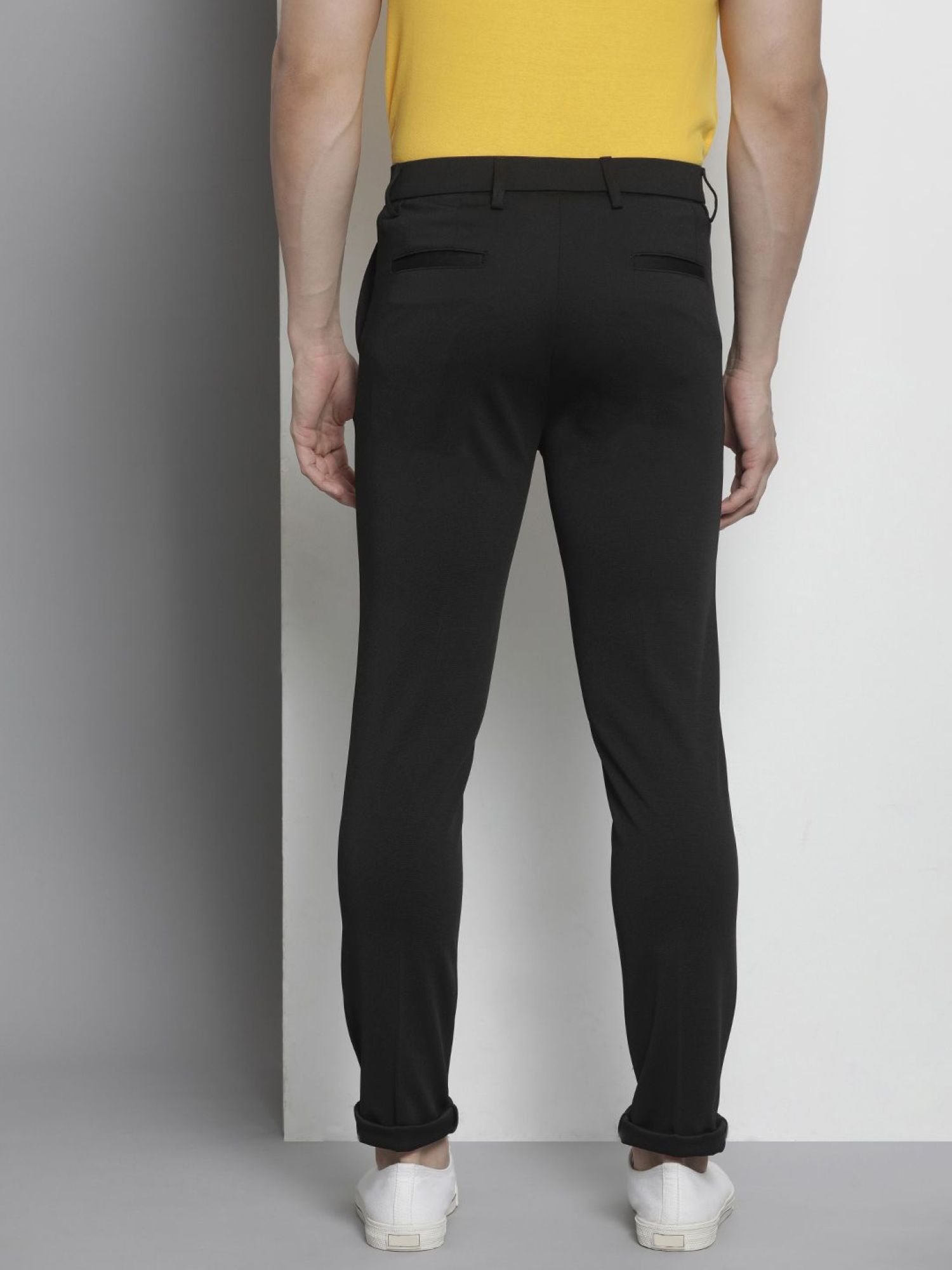 Men Slim Fit Mid Rise Knitted Pants